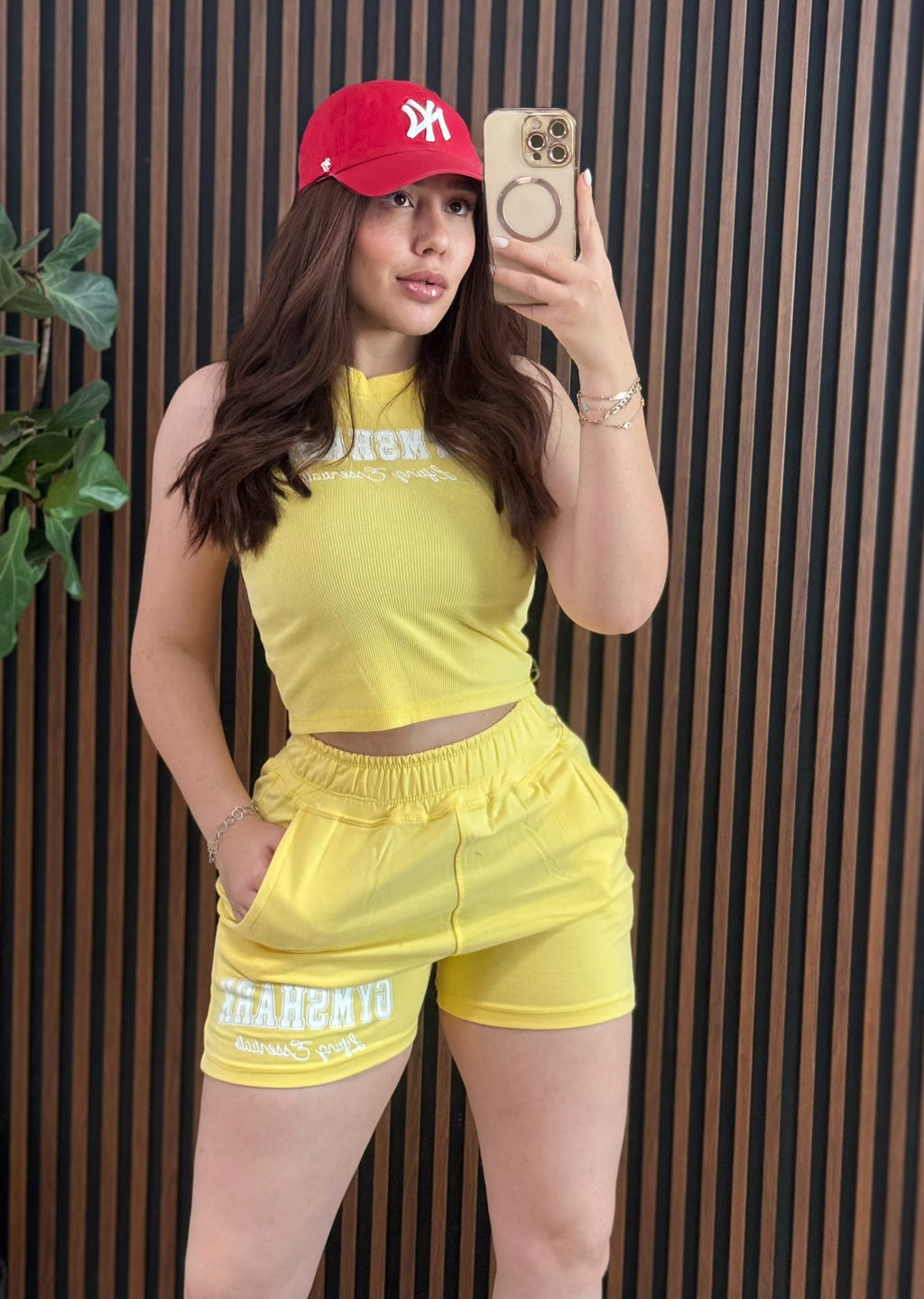 SET GYMSHARK (short felpa + top rib) ( PRECIO REBAJA)