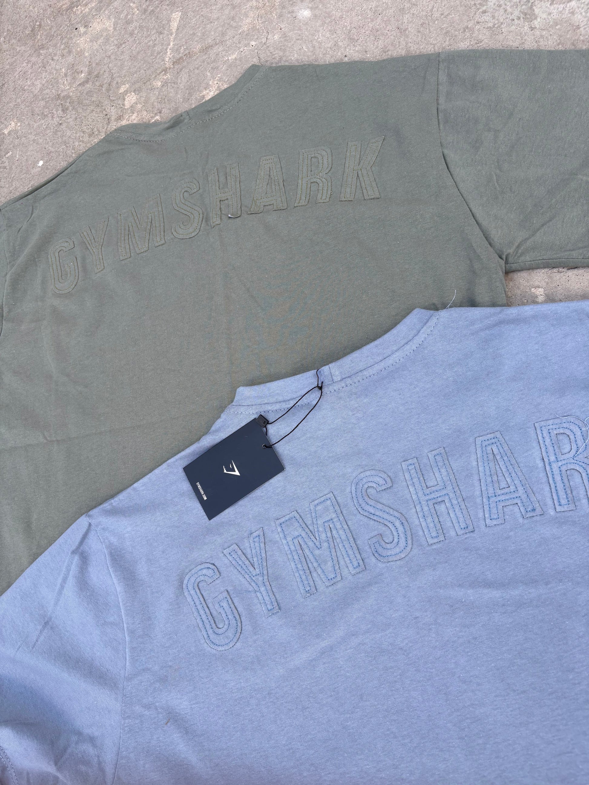 PLAYERA OVERSIZE GYMSHARK BORDADA (Precio REBAJA $135)
