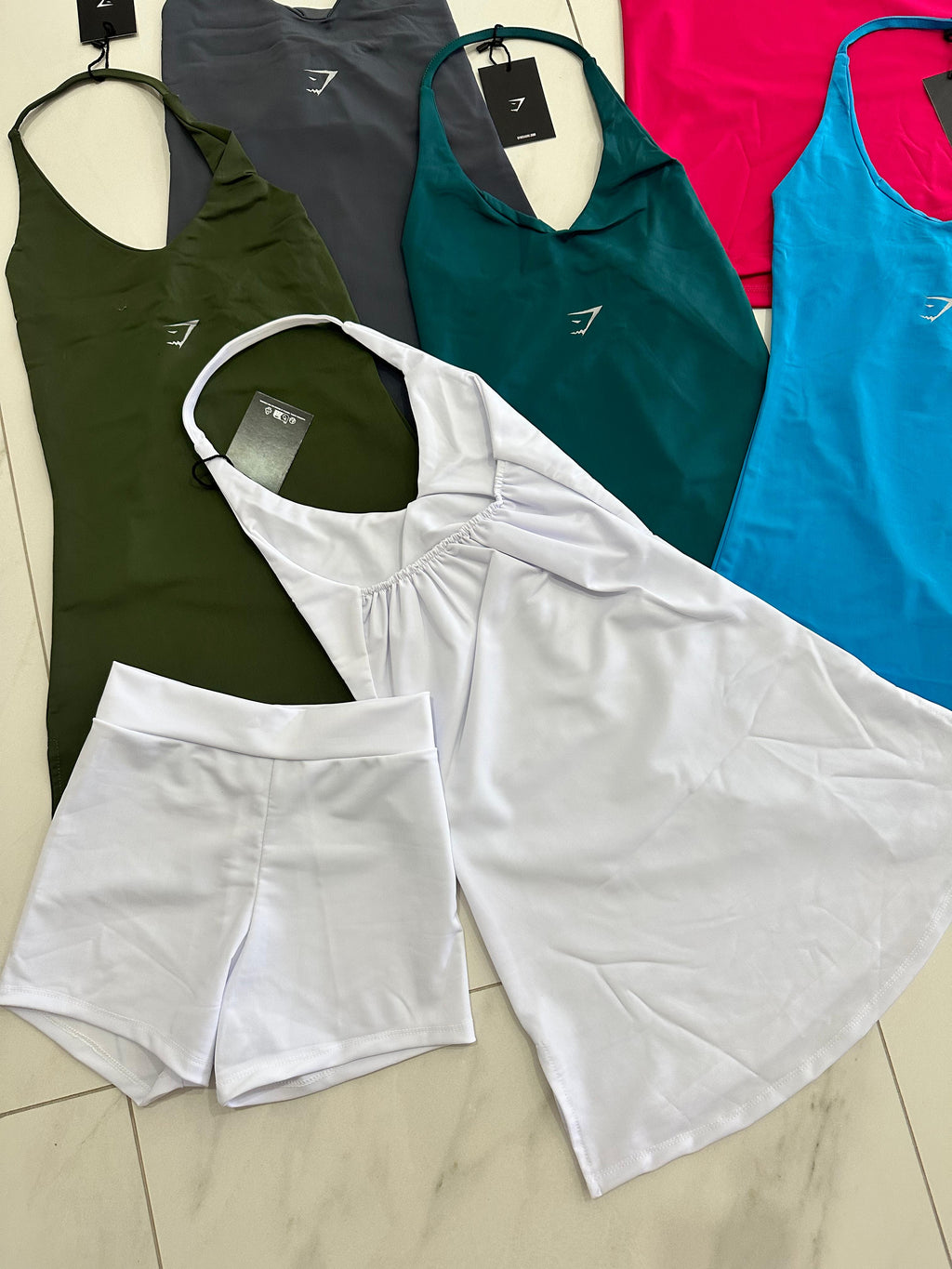 VESTIDO SHORT GYMSHARK TELA COLOMBIANA (PRECIO MENUDEO)